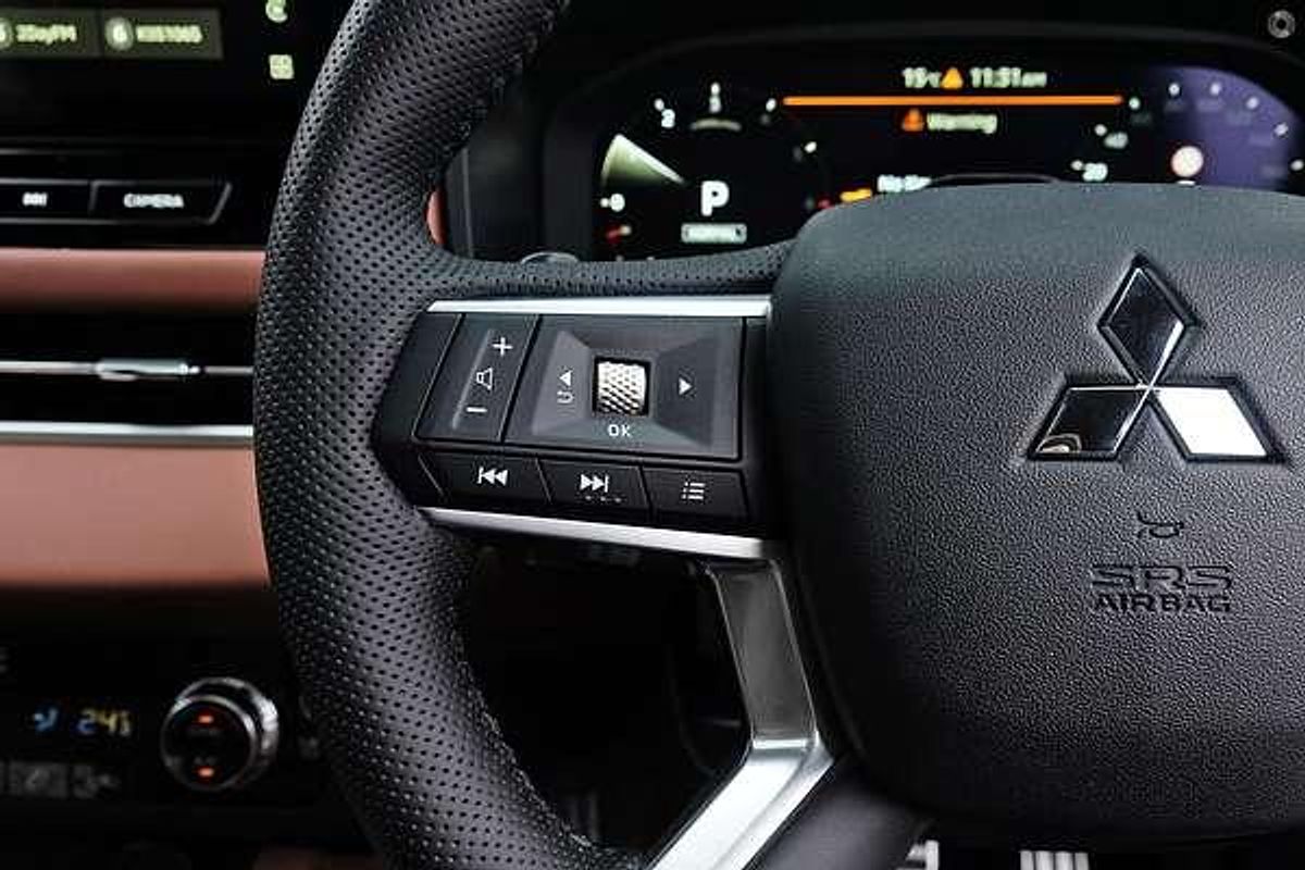 2025 Mitsubishi Outlander Exceed Tourer ZM