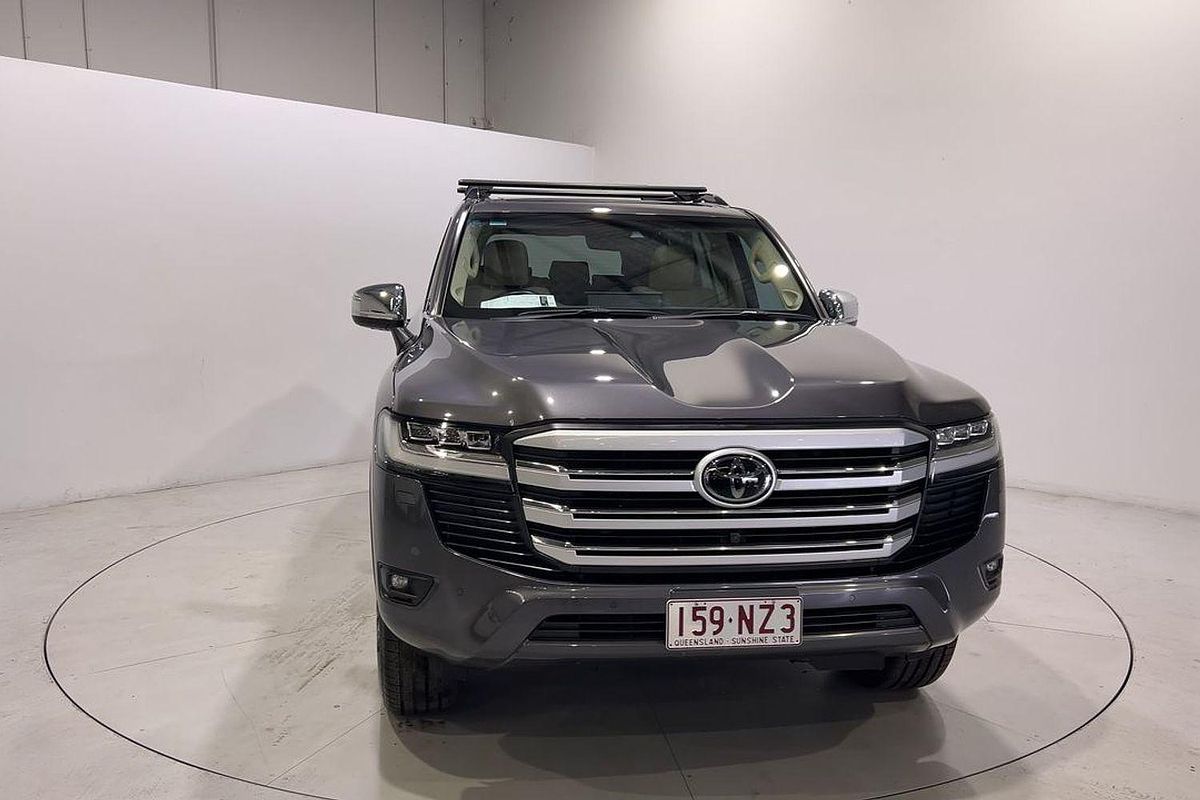 2022 Toyota Landcruiser Sahara FJA300R