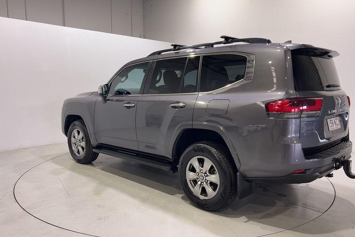 2022 Toyota Landcruiser Sahara FJA300R