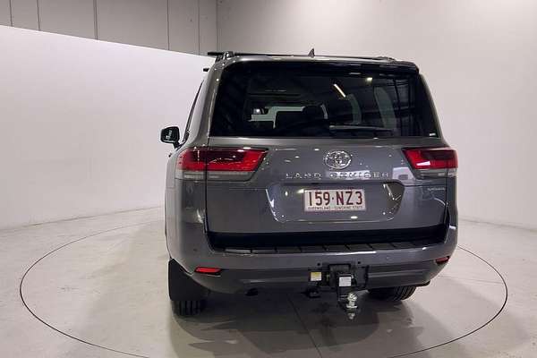 2022 Toyota Landcruiser Sahara FJA300R