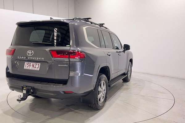 2022 Toyota Landcruiser Sahara FJA300R