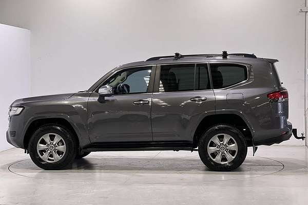 2022 Toyota Landcruiser Sahara FJA300R