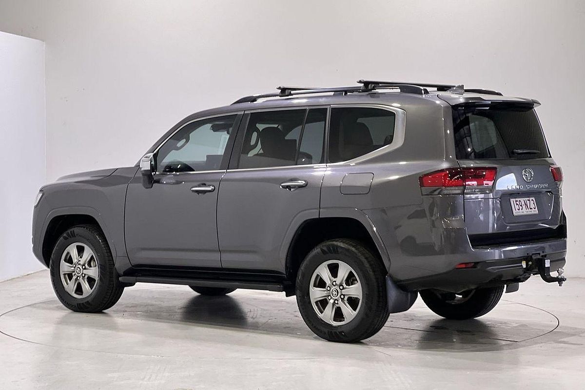 2022 Toyota Landcruiser Sahara FJA300R