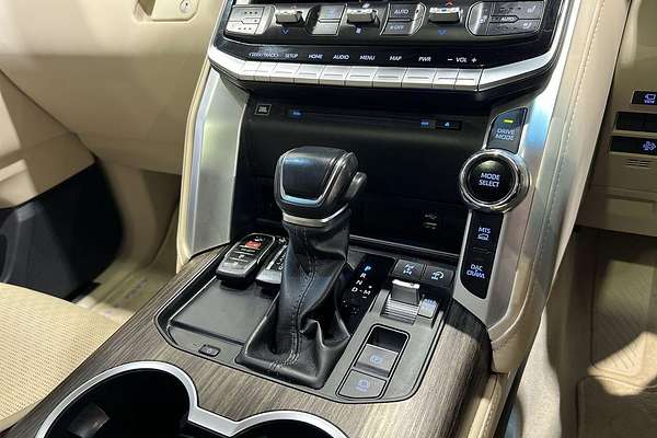 2022 Toyota Landcruiser Sahara FJA300R