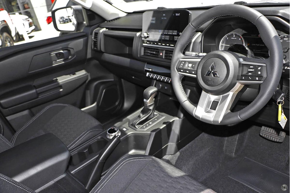 2025 Mitsubishi Triton GLX-R MV 4X4