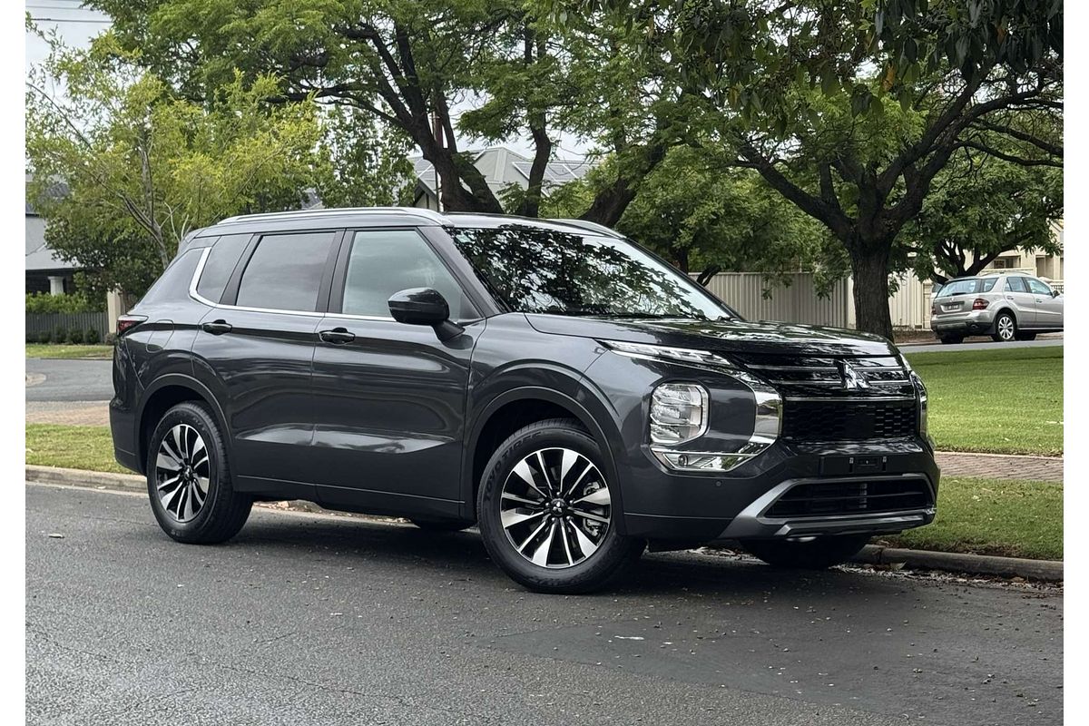 2025 Mitsubishi Outlander LS ZM