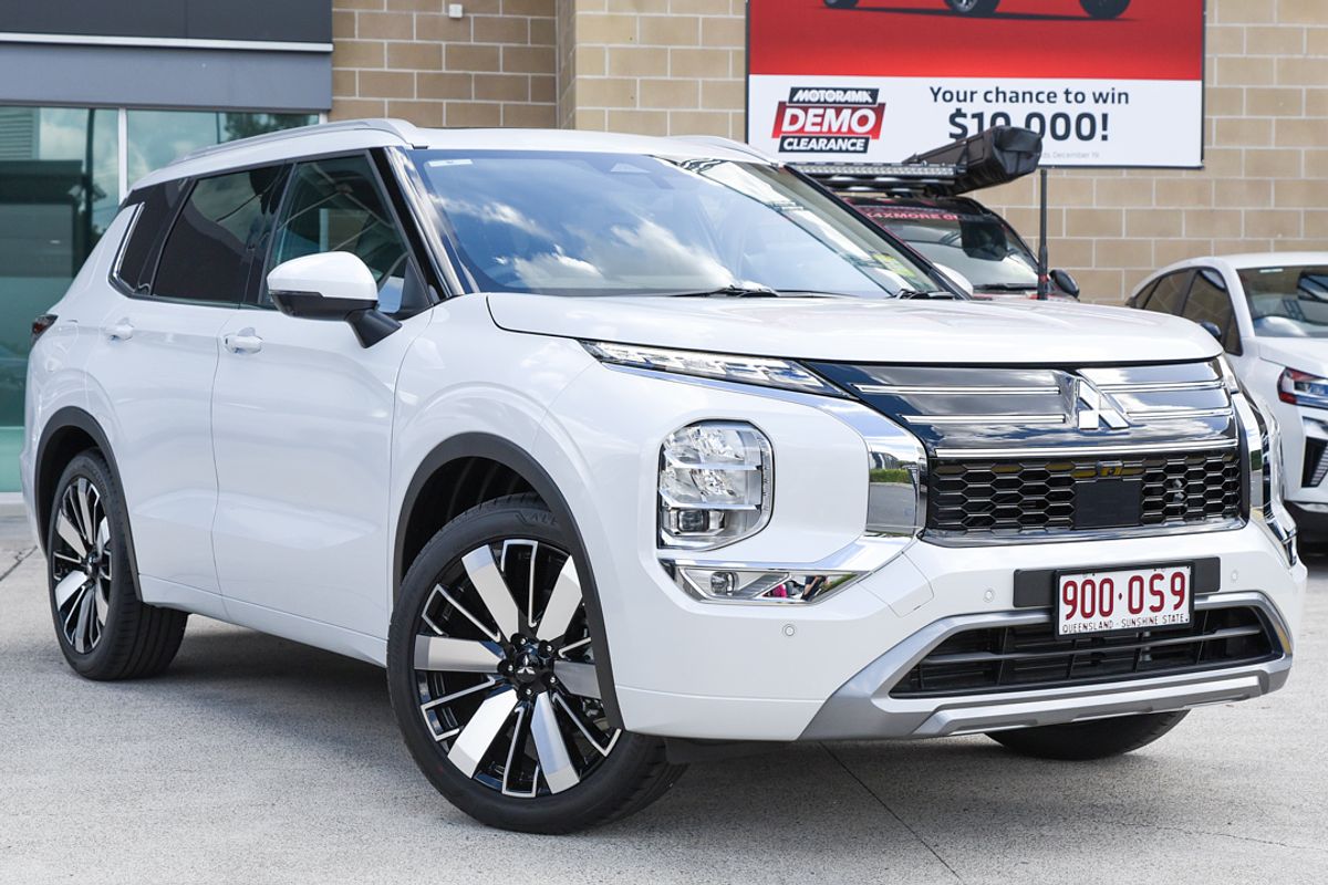 2025 Mitsubishi Outlander Exceed ZM