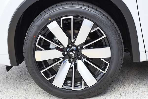 2025 Mitsubishi Outlander Exceed ZM thumb-3