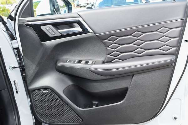 2025 Mitsubishi Outlander Exceed ZM thumb-15