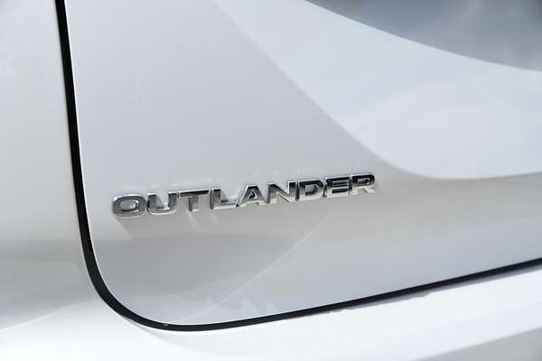 2025 Mitsubishi Outlander Exceed ZM thumb-19