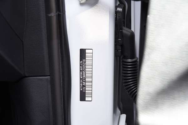 2025 Mitsubishi Outlander Exceed ZM thumb-20