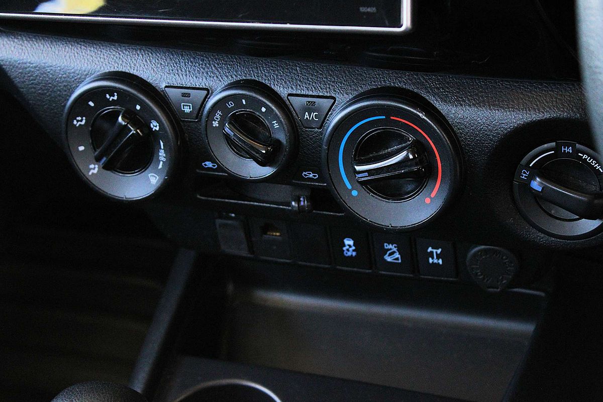 2019 Toyota Hilux SR GUN126R 4X4