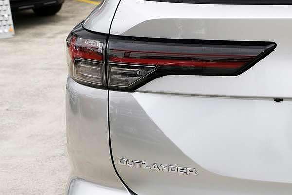 2025 Mitsubishi Outlander ES ZM