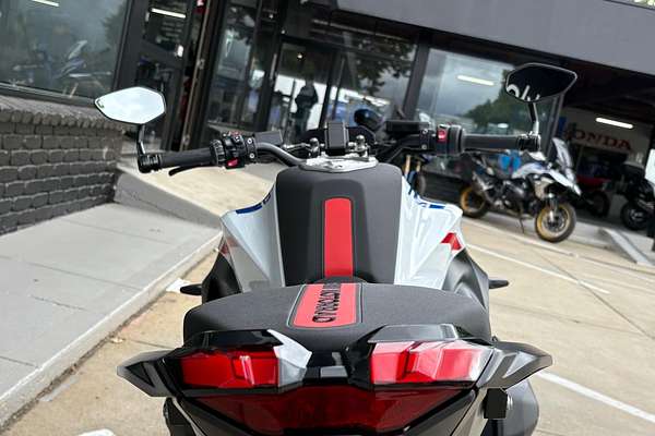 2025 BMW R 1300 R Performance R 1300