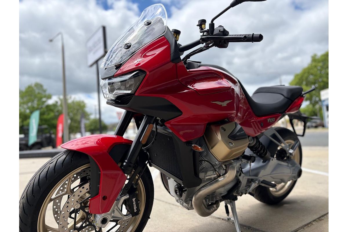 2025 Moto Guzzi V100 Mandello V100