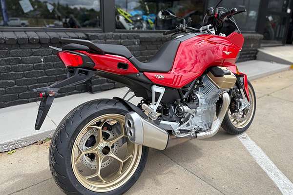 2025 Moto Guzzi V100 Mandello V100