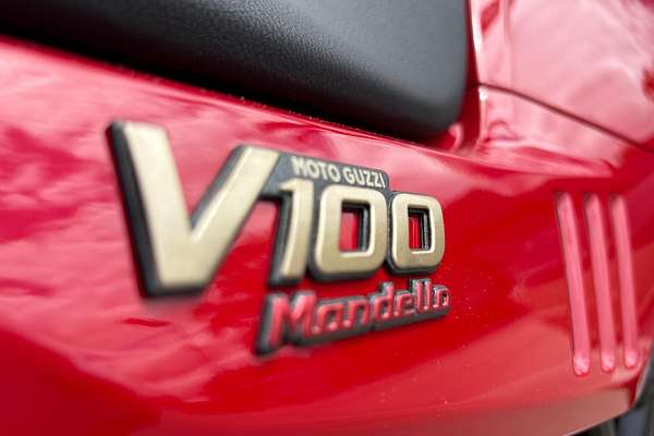 2025 Moto Guzzi V100 Mandello V100