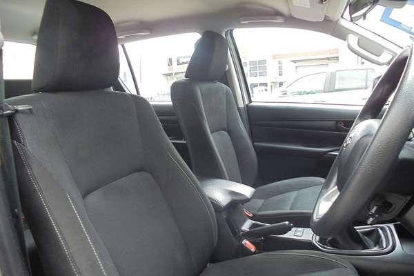 2020 Toyota Hilux SR GUN126R 4X4