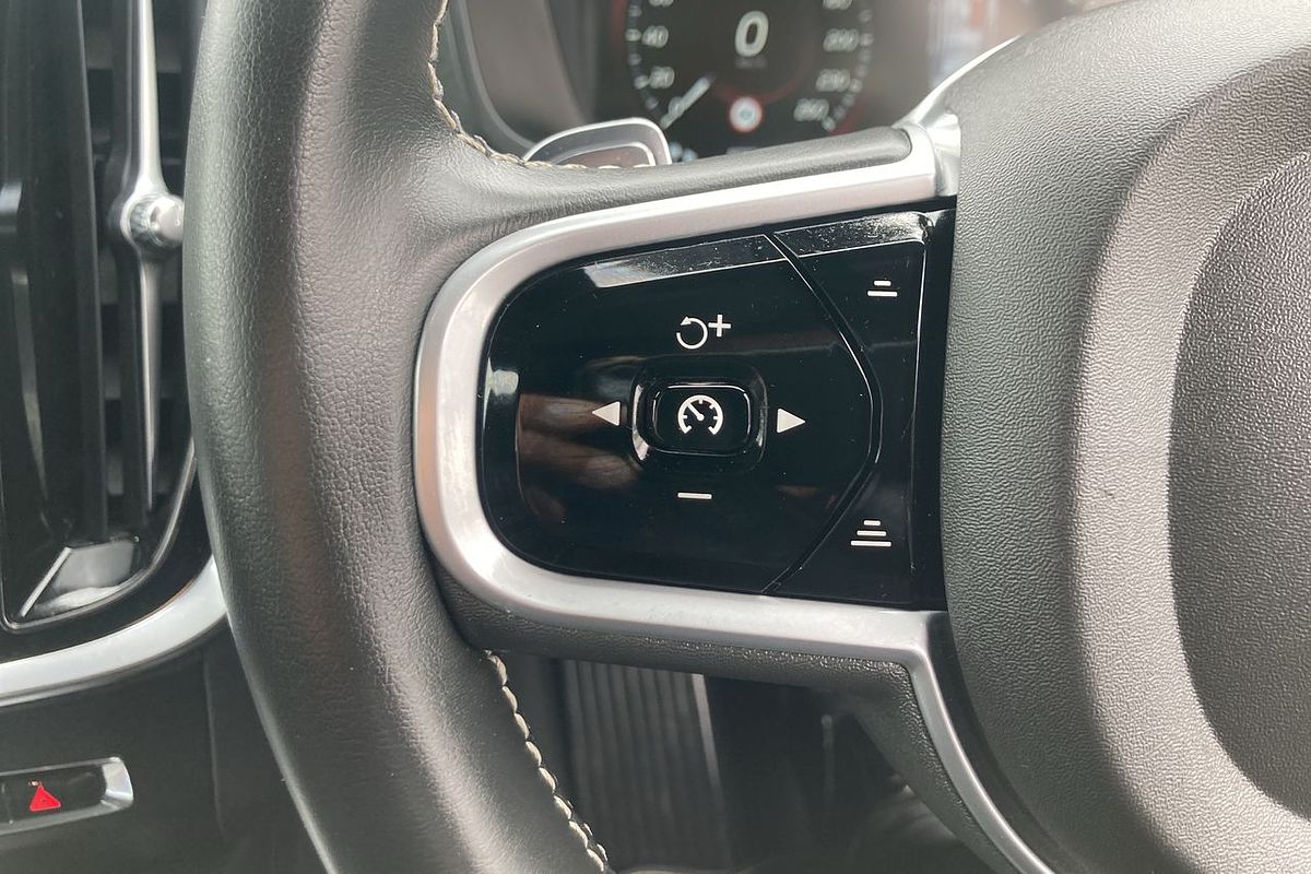 2019 Volvo S60 T5 R-Design