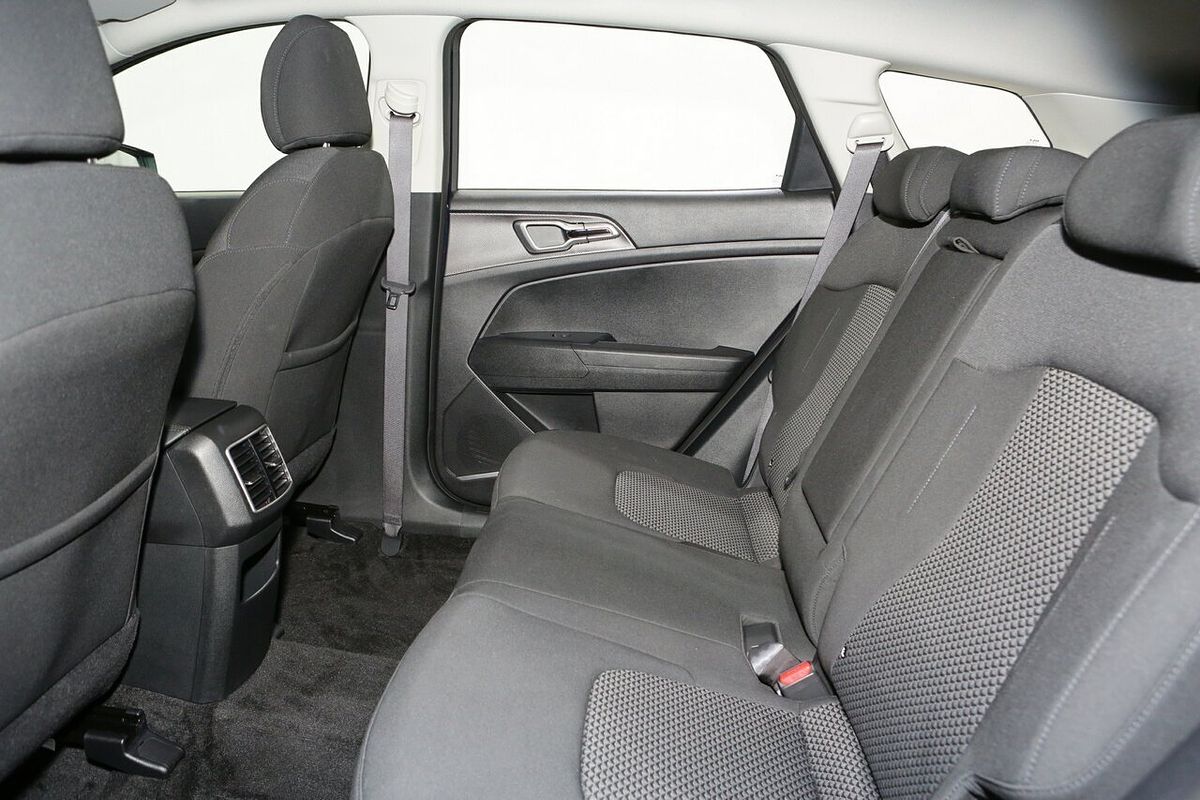 2024 Kia Sportage S NQ5