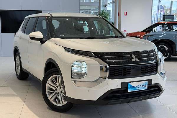 2024 Mitsubishi Outlander ES ZM