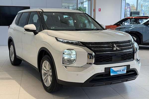 2024 Mitsubishi Outlander ES ZM