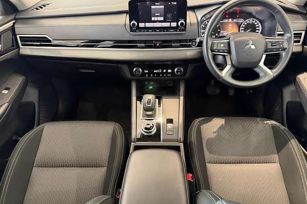 2024 Mitsubishi Outlander ES ZM