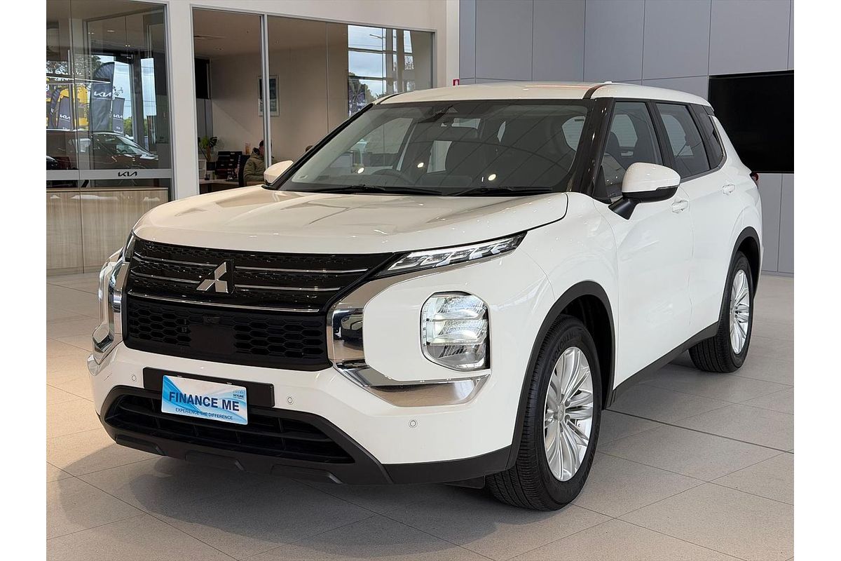 2024 Mitsubishi Outlander ES ZM