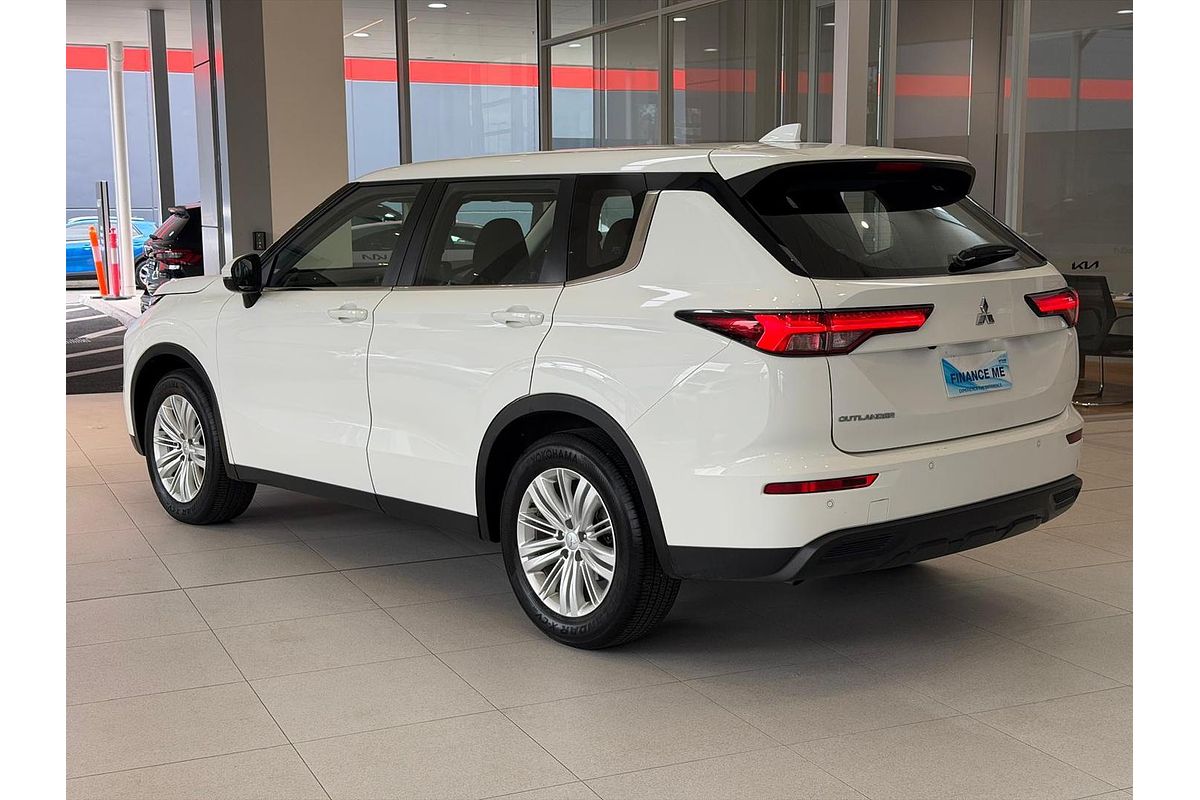 2024 Mitsubishi Outlander ES ZM