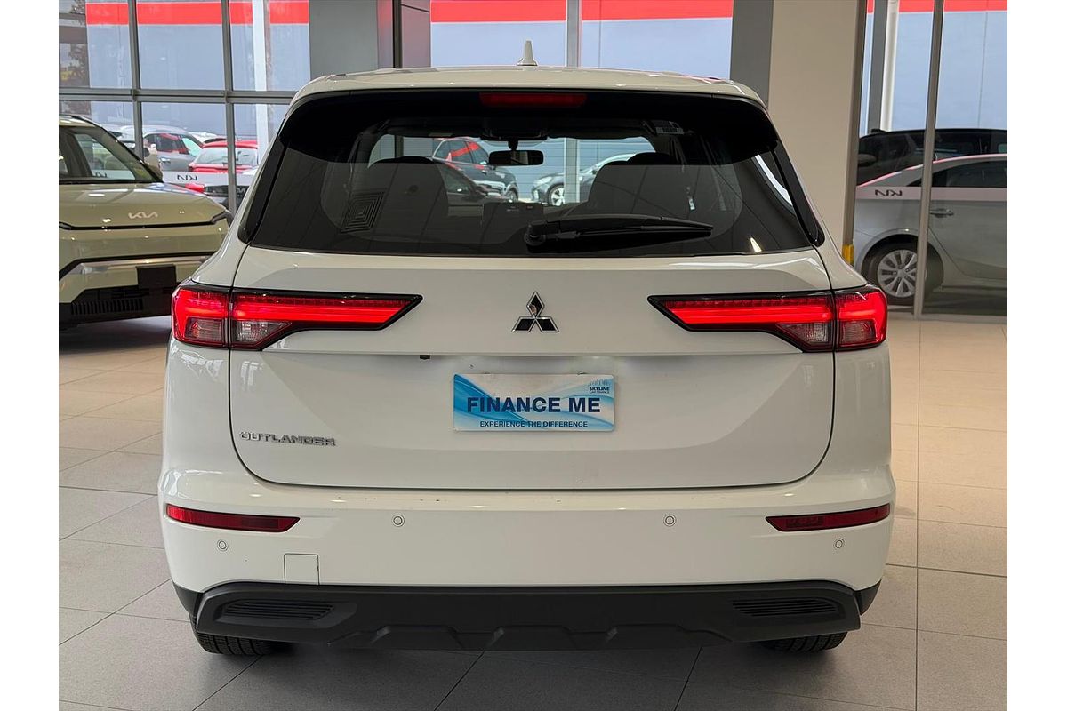 2024 Mitsubishi Outlander ES ZM