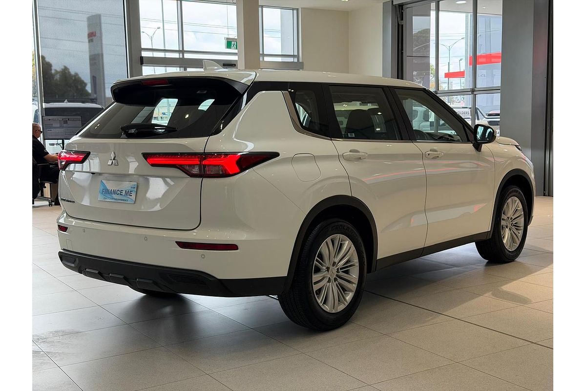 2024 Mitsubishi Outlander ES ZM