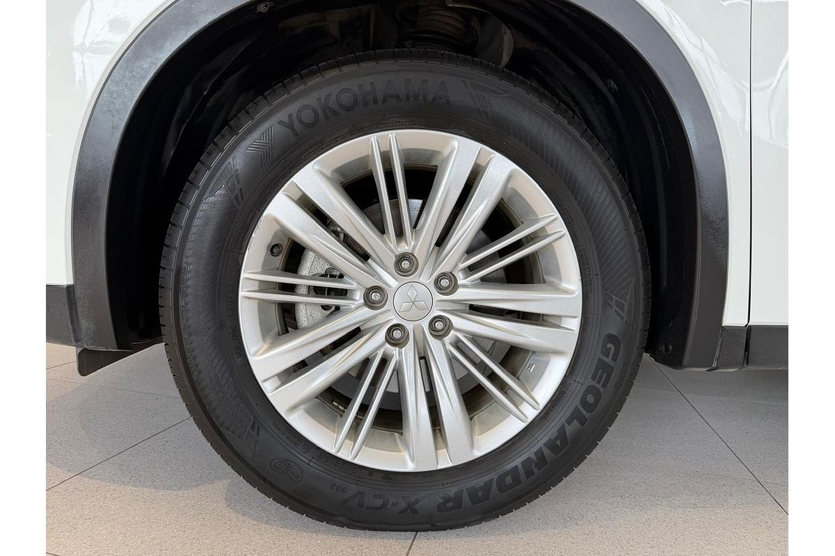 2024 Mitsubishi Outlander ES ZM