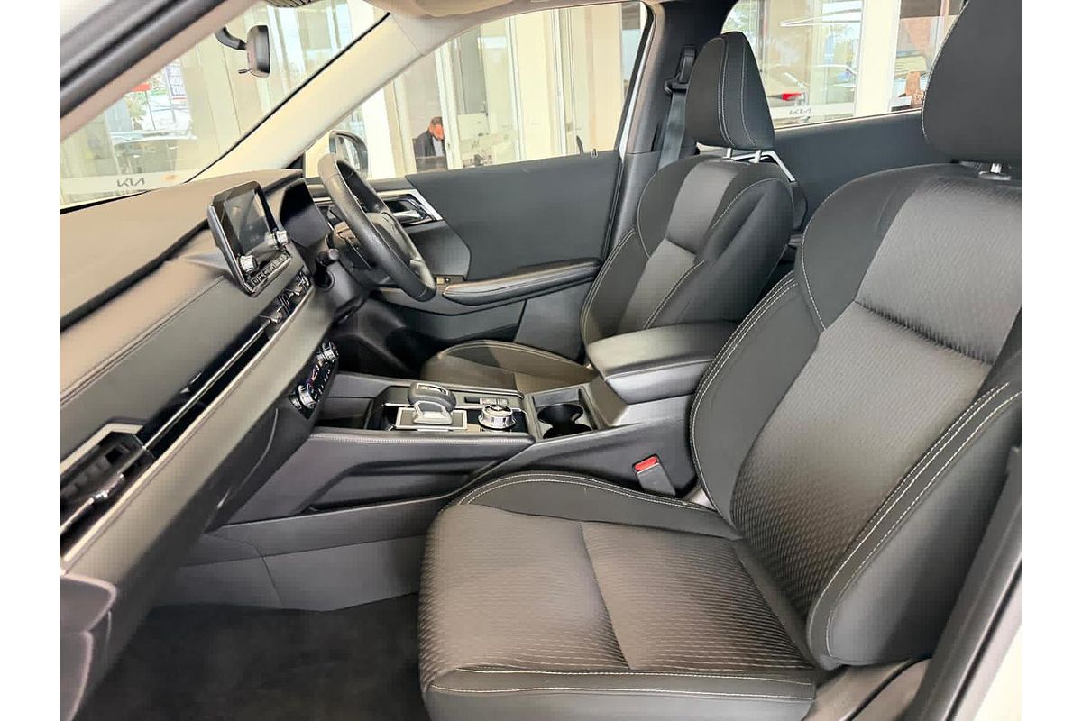 2024 Mitsubishi Outlander ES ZM