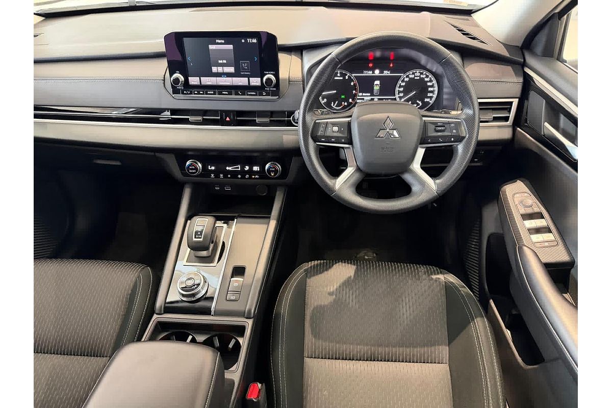 2024 Mitsubishi Outlander ES ZM