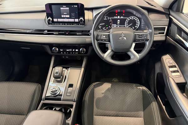 2024 Mitsubishi Outlander ES ZM