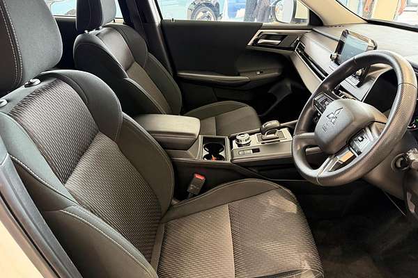 2024 Mitsubishi Outlander ES ZM