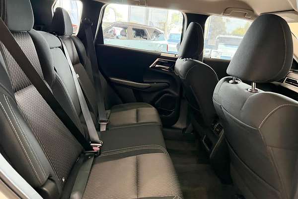 2024 Mitsubishi Outlander ES ZM