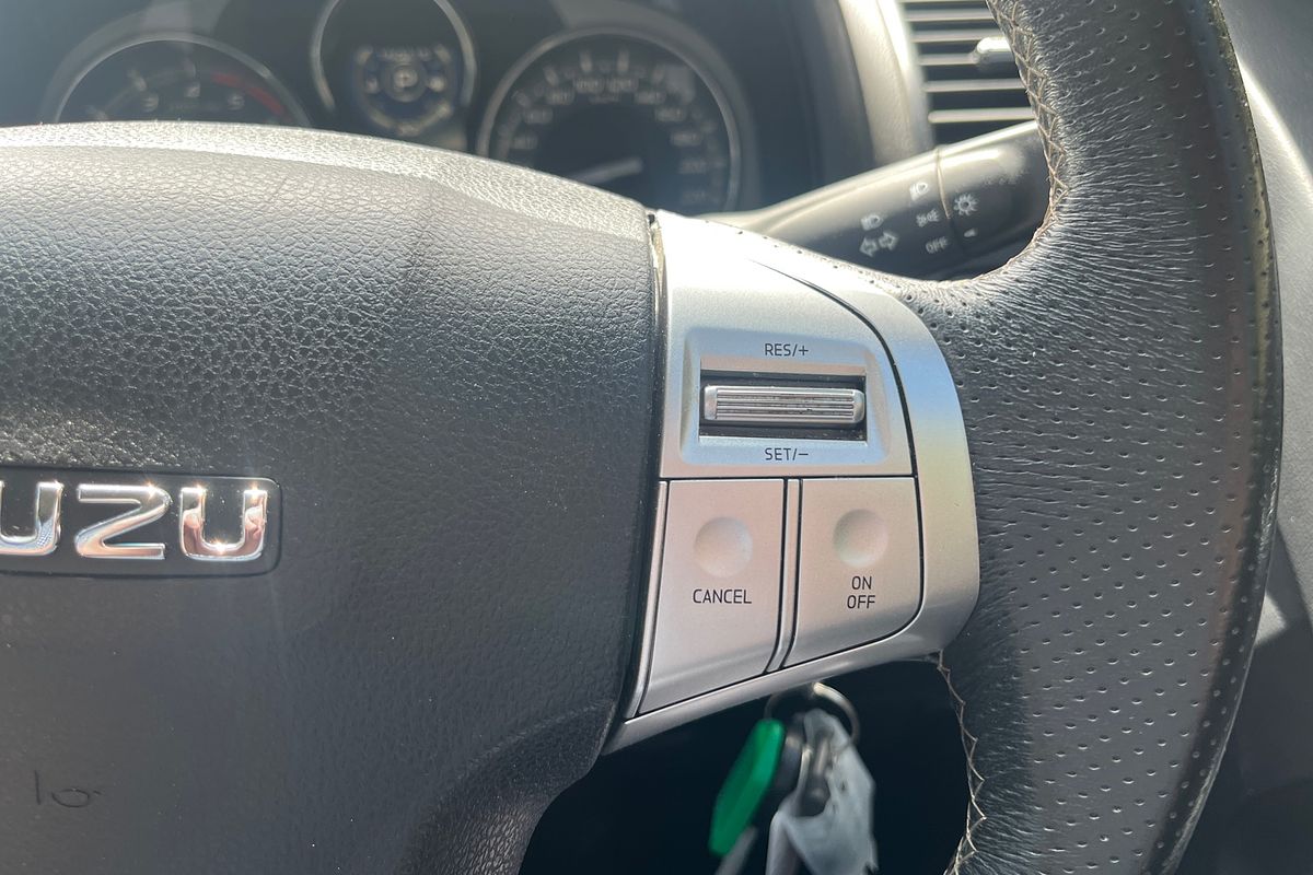 2021 Isuzu MU-X LS-M