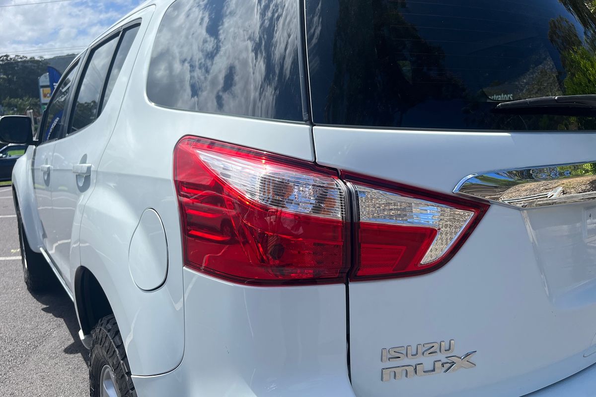 2021 Isuzu MU-X LS-M