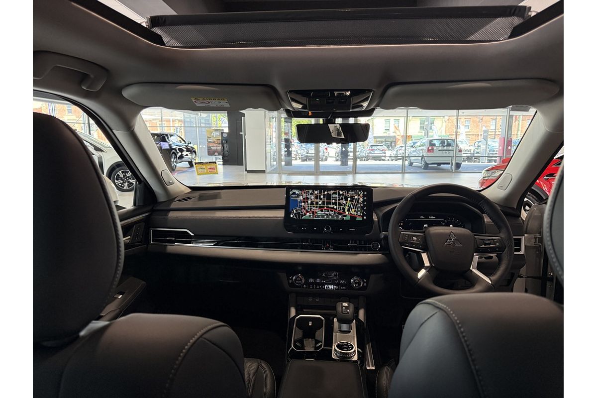 2025 Mitsubishi Outlander Exceed ZM