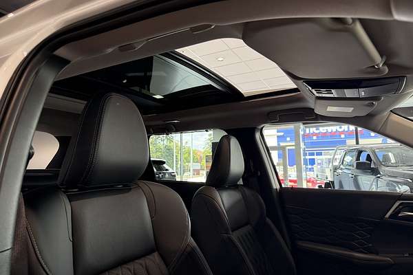 2025 Mitsubishi Outlander Exceed ZM