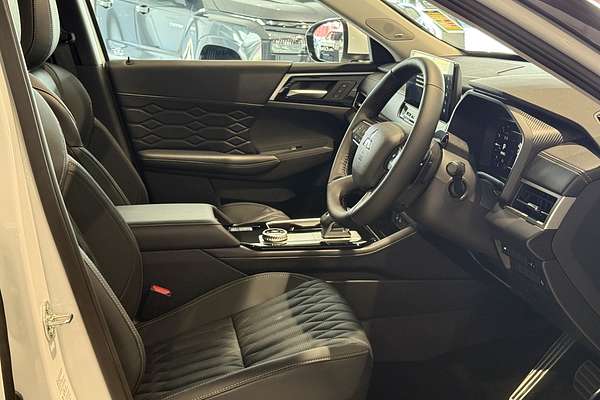 2025 Mitsubishi Outlander Exceed ZM