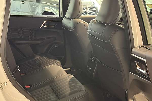 2025 Mitsubishi Outlander Exceed ZM