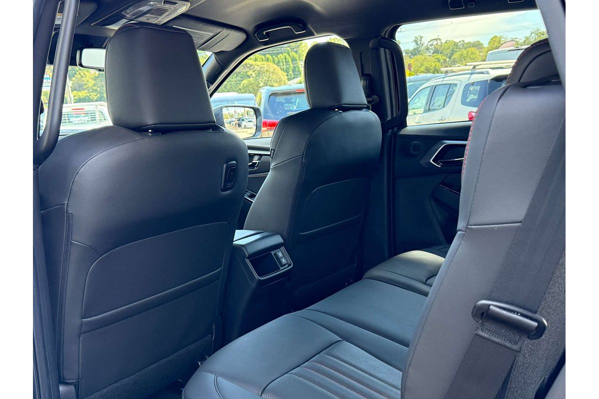 2025 Isuzu MU-X X-TERRAIN