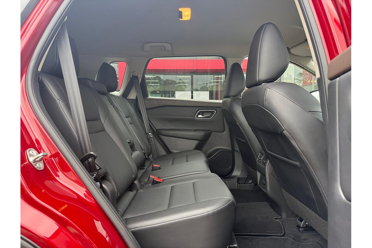 2025 Nissan X-TRAIL ST-L T33