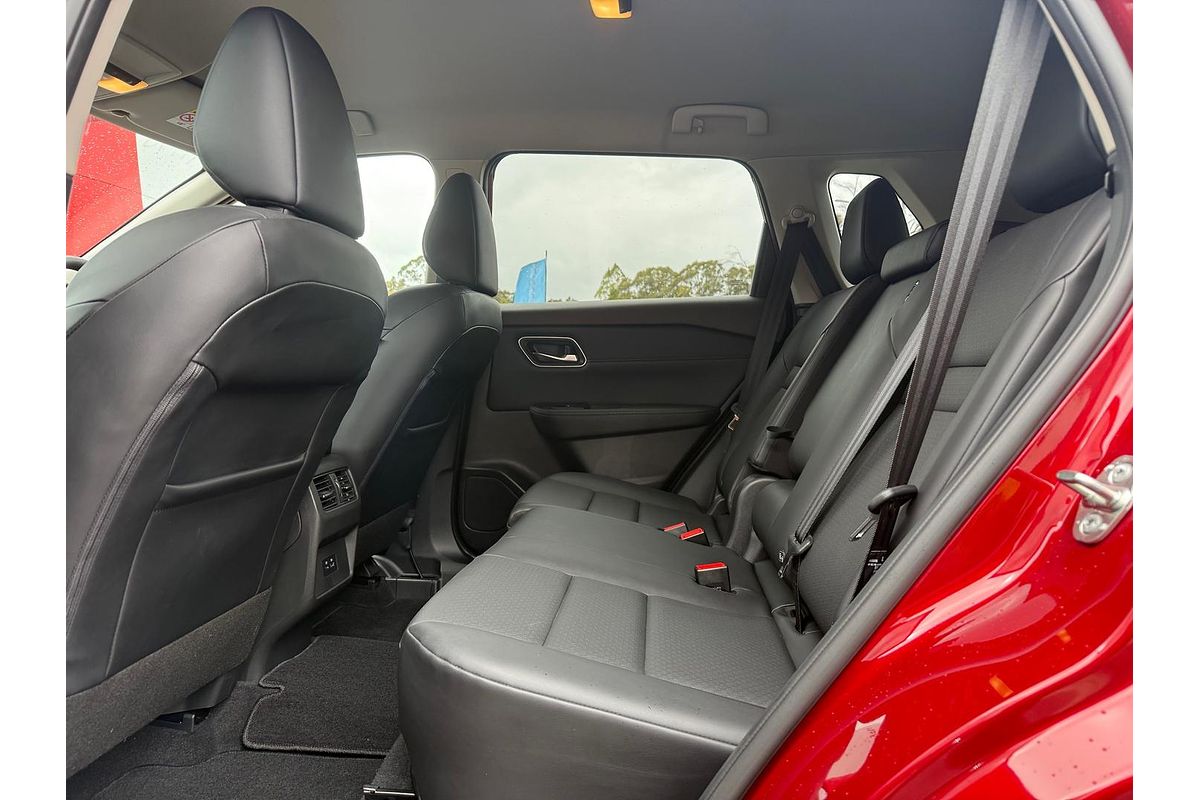 2025 Nissan X-TRAIL ST-L T33