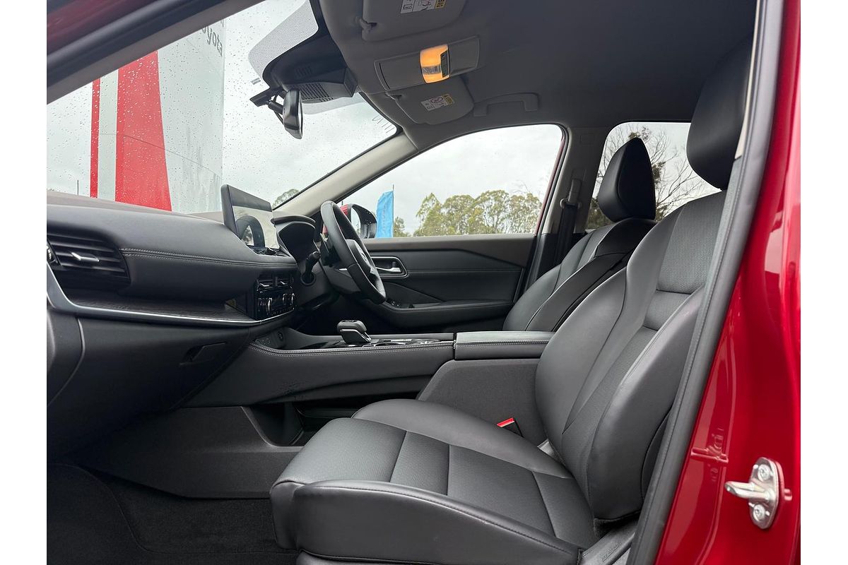 2025 Nissan X-TRAIL ST-L T33