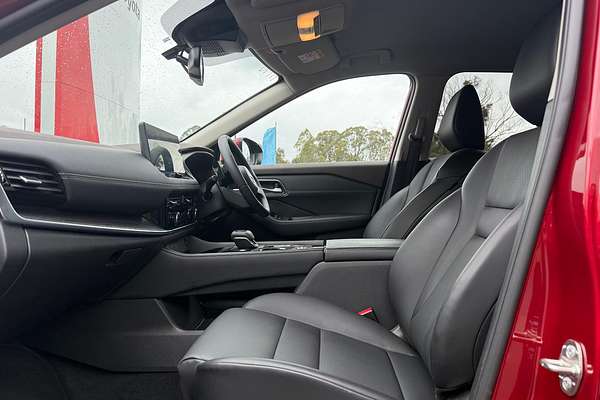 2025 Nissan X-TRAIL ST-L T33