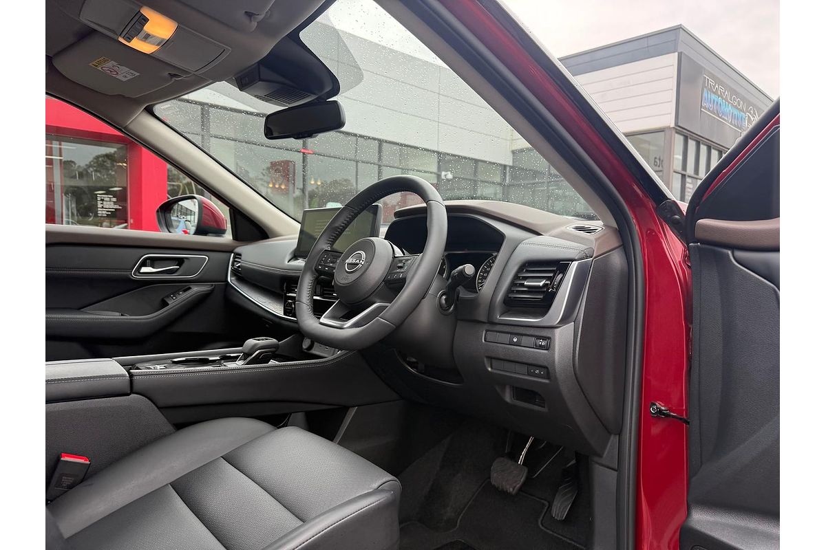 2025 Nissan X-TRAIL ST-L T33