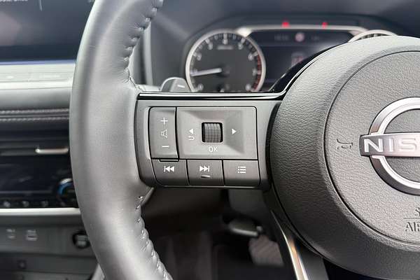 2025 Nissan X-TRAIL ST-L T33